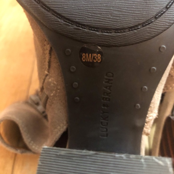 Women’s Lucky Brand Booties “Listana” Suede Embroidered Peep Toe SZ 8M EU 38 - Picture 8 of 11